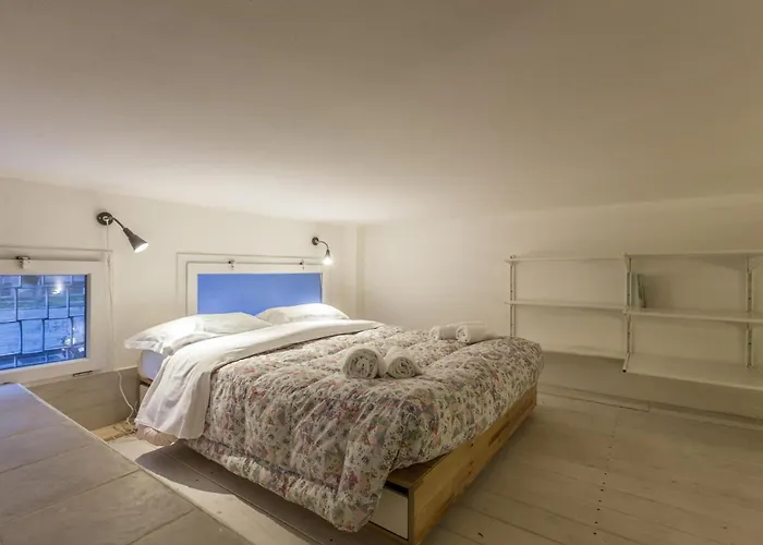 All'ombra Della Luna, By Short Holidays Bologne