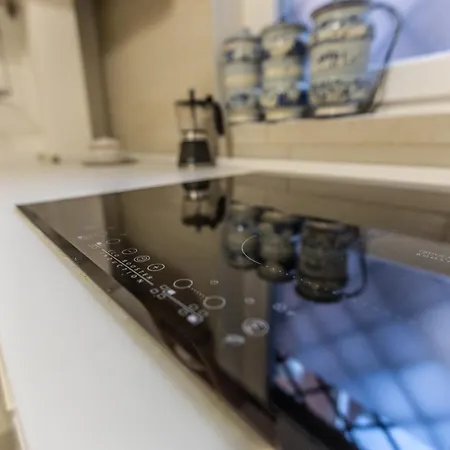 All'ombra Della Luna, By Short Holidays شقة بولونيا