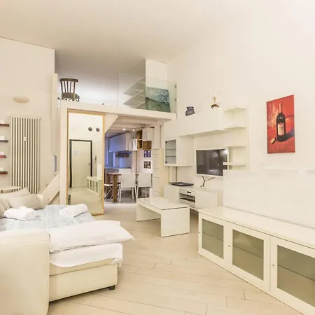 Apartament All'ombra Della Luna, By Short Holidays