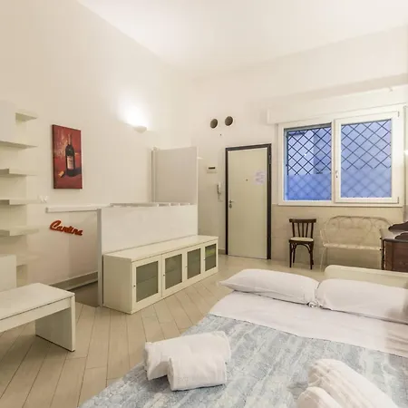 Apartament All'ombra Della Luna, By Short Holidays