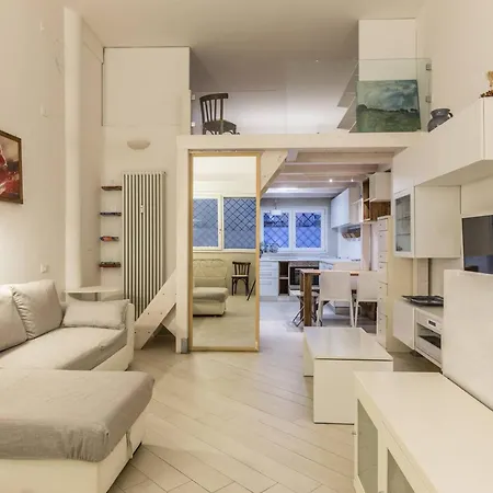 Apartament All'ombra Della Luna, By Short Holidays