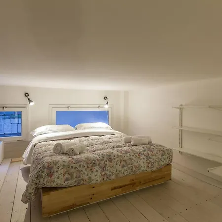 Apartament All'ombra Della Luna, By Short Holidays *