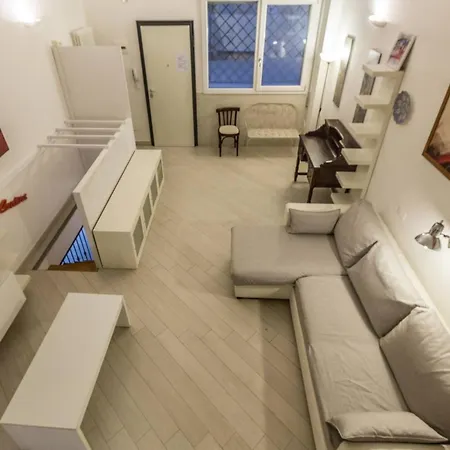 Apartament All'ombra Della Luna, By Short Holidays *