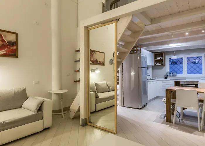 All'ombra Della Luna, By Short Holidays 볼로냐