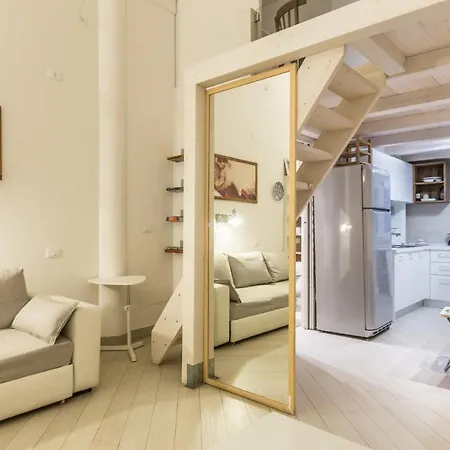 All'ombra Della Luna, By Short Holidays Apartment