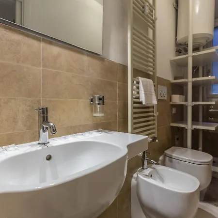 Apartment All'ombra Della Luna, By Short Holidays *