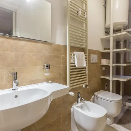 All'ombra Della Luna, By Short Holidays Apartment Bologna