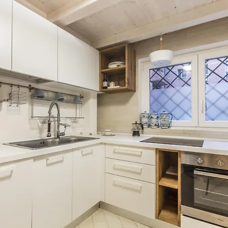 Apartment All'ombra Della Luna, By Short Holidays Bologna