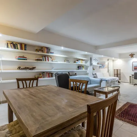 Apartment All'ombra Della Luna, By Short Holidays Bologna