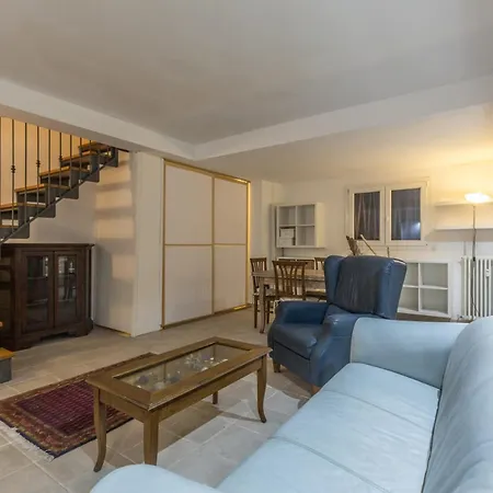 Apartment All'ombra Della Luna, By Short Holidays