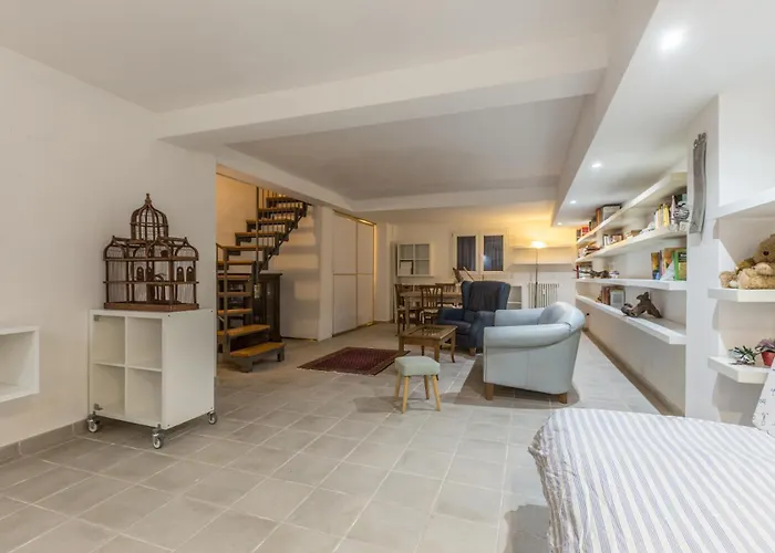 All'ombra Della Luna, By Short Holidays Bologna