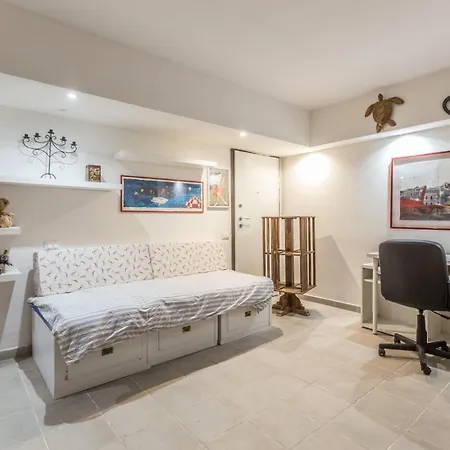 All'ombra Della Luna, By Short Holidays Apartamento Bolonha