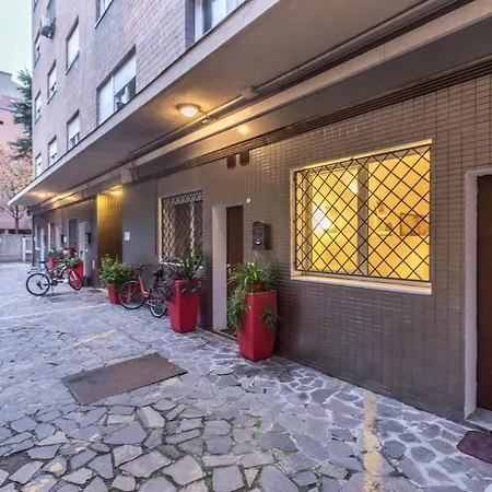 All'ombra Della Luna, By Short Holidays * Bolonha